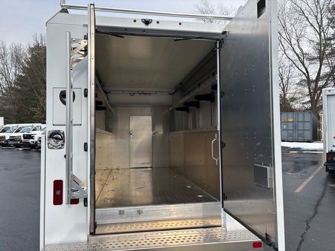 New 2025 Chevrolet Express 3500 w/ Power Convenience Package image 9