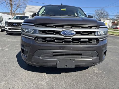 Used 2024 Ford Expedition Max XLT image 10