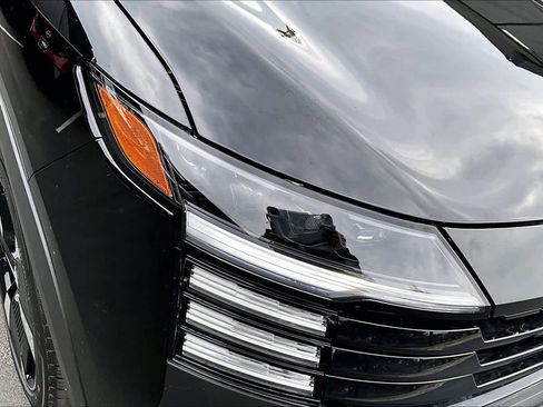 New 2026 Nissan Kicks SR image 13