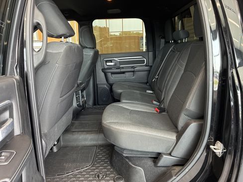Certified 2024 RAM 2500 Big Horn w/ Night Edition AWD/4WD image 12