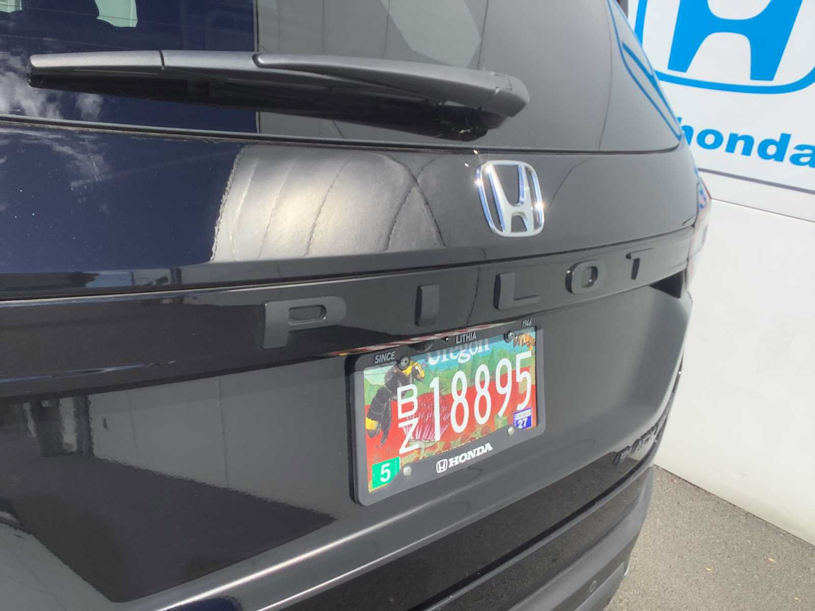 Used 2025 Honda Pilot Black Edition image 8