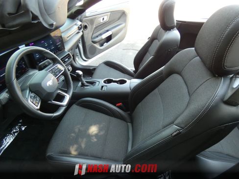 Used 2024 Ford Mustang Convertible RWD image 36