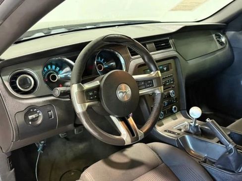 Used 2013 Ford Mustang GT image 11