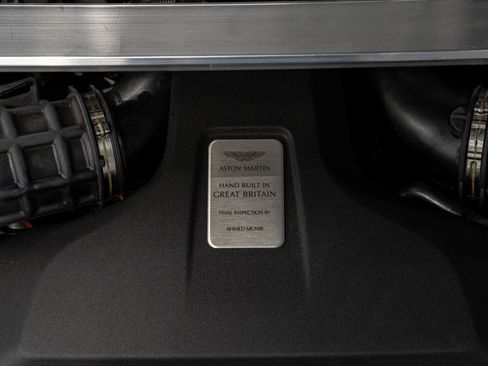 Used 2023 Aston Martin V8 Vantage Coupe RWD image 39