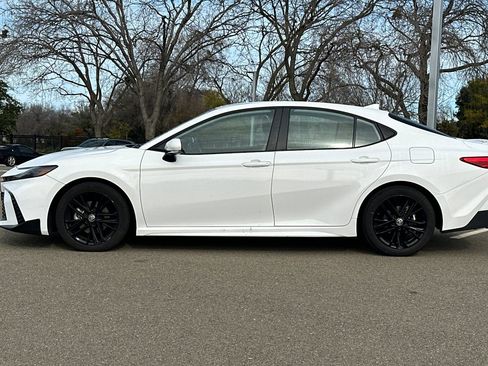 Certified 2025 Toyota Camry SE image 8