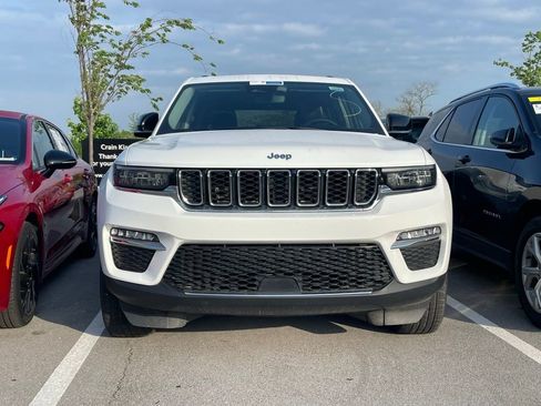 Used 2023 Jeep Grand Cherokee 4WD 4xe image 2
