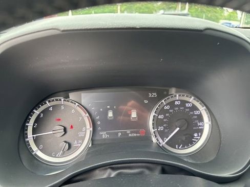 Used 2024 Toyota Highlander LE FWD image 26