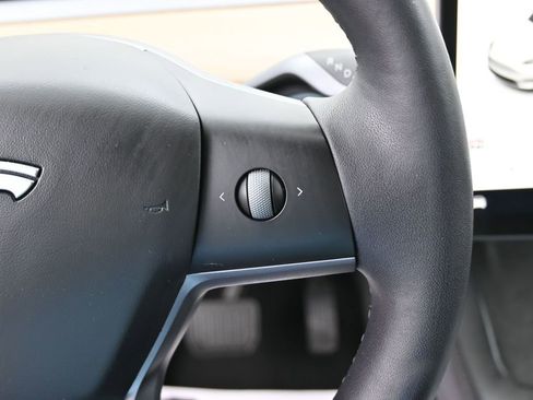 Used 2023 Tesla Model Y Long Range AWD/4WD image 13