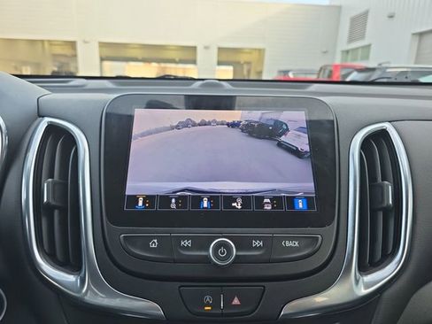 Used 2022 Chevrolet Equinox LT image 9