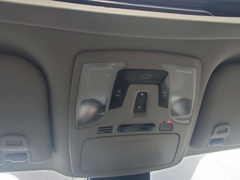 Used 2018 Toyota Sienna XLE Premium w/ Carpet Mat Package image 20