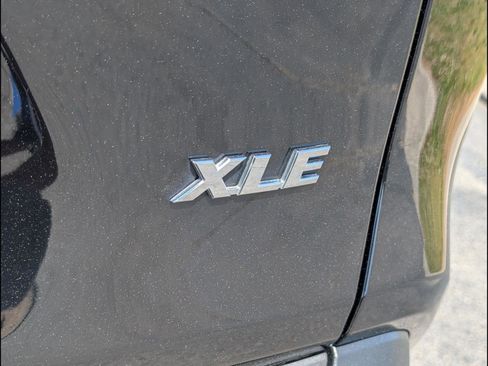 Used 2024 Toyota RAV4 XLE image 17