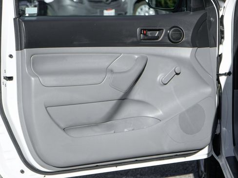 Used 2012 Toyota Tacoma 2WD Regular Cab image 14