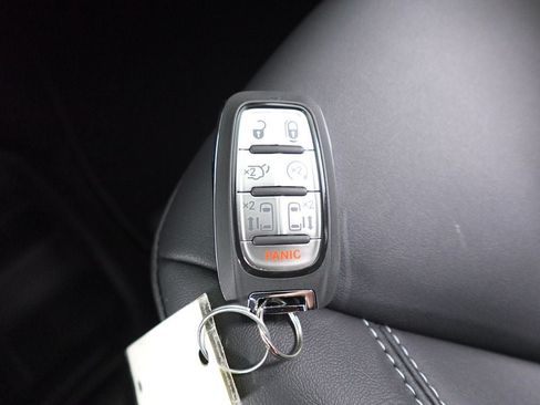 New 2027 Chrysler Pacifica Select FWD image 19