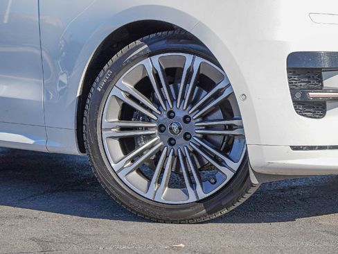 Used 2024 Land Rover Range Rover Sport Dynamic SE image 1