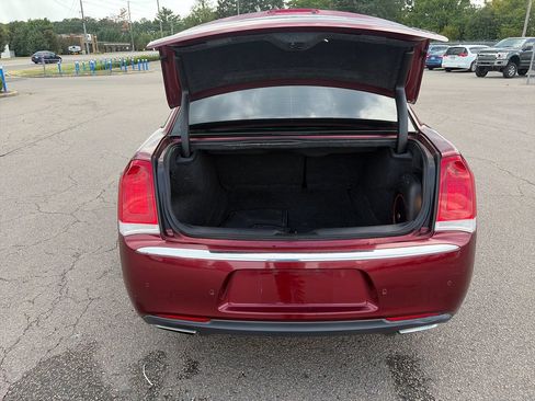 Used 2016 Chrysler 300 Limited RWD image 23