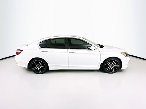 Used 2016 Honda Accord Sport image 10