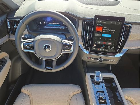 New 2026 Volvo XC90 B6 Ultra w/ Protection Package Premier image 18