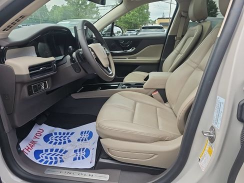 Certified 2024 Lincoln Corsair AWD w/ Equipment Group 101A image 9