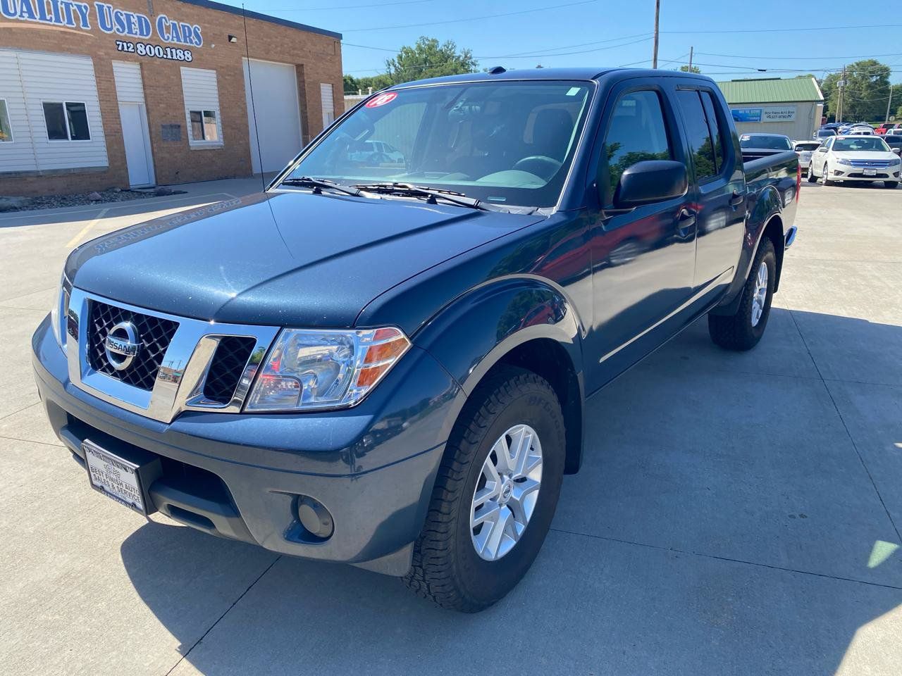 Used 2018 Nissan Frontier SV AWD/4WD image 2