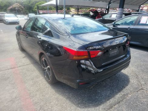 Used 2025 Nissan Altima 2.5 SR FWD image 9