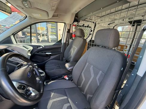 Used 2018 Ford Transit Connect XLT image 12