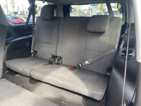 Used 2019 Chevrolet Suburban LS image 12