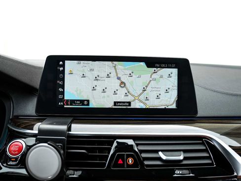 Used 2018 BMW M5 image 23