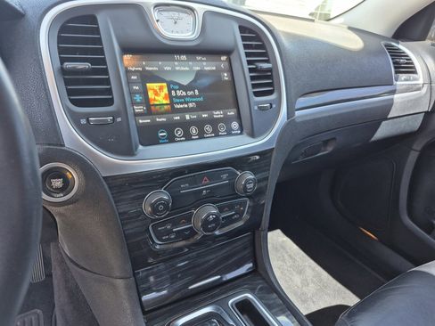 Used 2018 Chrysler 300 Touring L RWD image 11