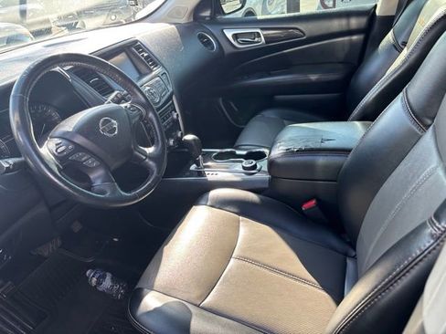 Used 2020 Nissan Pathfinder SL AWD/4WD image 9