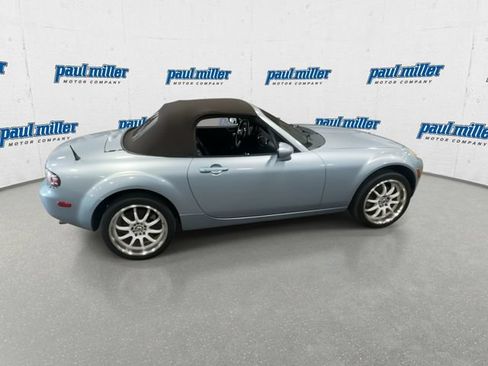 Used 2008 MAZDA MX-5 Miata RWD image 12