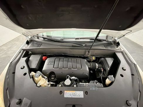 Used 2017 Chevrolet Traverse LT FWD image 25