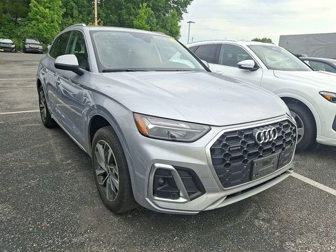 Used 2023 Audi Q5 2.0T Premium w/ Convenience Package AWD/4WD image 3