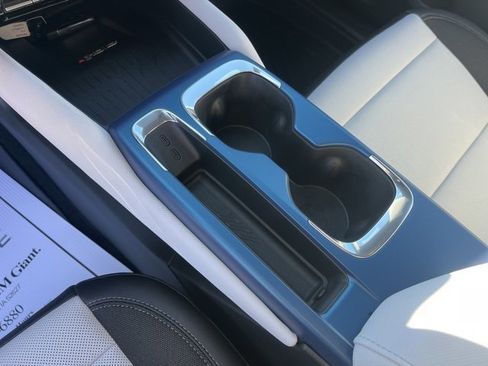 New 2026 Chevrolet Equinox EV LT image 25