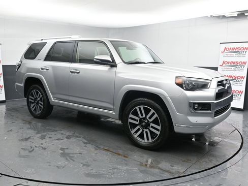 Used 2022 Toyota 4Runner Limited image 2