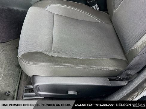 Used 2017 Dodge Charger SE w/ Popular Equipment Group image 17