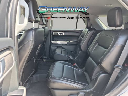Used 2023 Ford Explorer XLT w/ Equipment Group 202A RWD image 12
