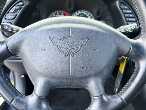 Used 2001 Chevrolet Corvette Coupe w/ Preferred Equipment Group2 image 23