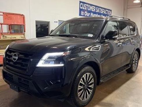Used 2023 Nissan Armada SL w/ Midnight Edition Package image 4