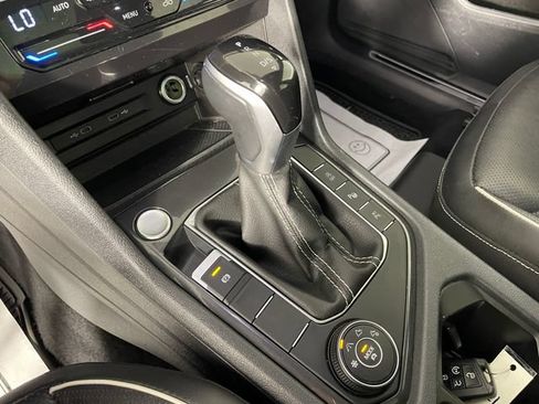 Used 2024 Volkswagen Tiguan SEL R-Line AWD/4WD image 9