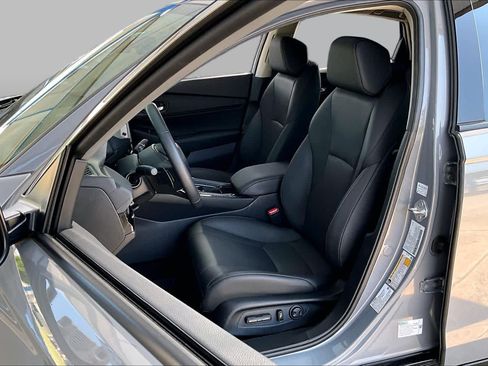 Used 2025 Honda Accord EX-L image 8
