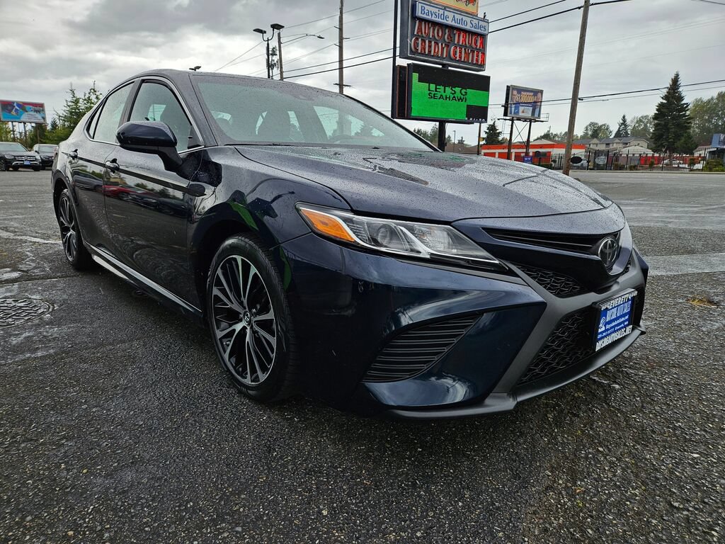 Used 2018 Toyota Camry SE FWD image 6