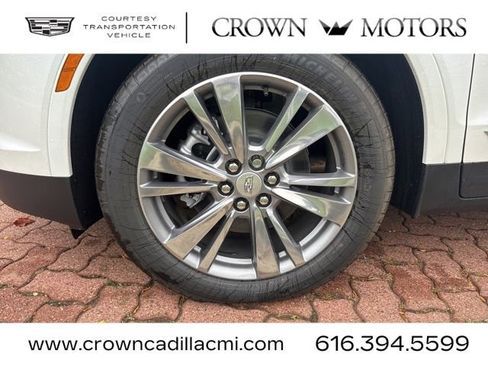 Used 2025 Cadillac XT5 Premium Luxury w/ LPO, Floor Liner Package image 4