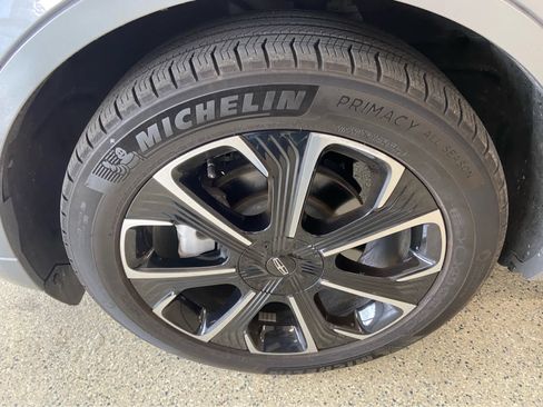 Used 2024 Lincoln Nautilus Reserve image 13