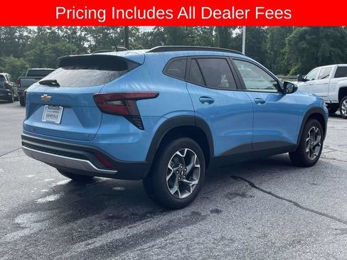 Used 2025 Chevrolet Trax LT w/ Driver Confidence Package FWD image 5