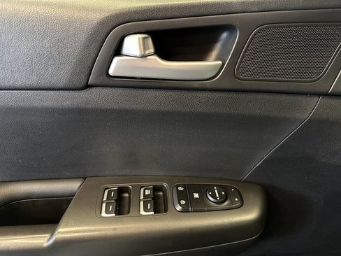 Used 2020 Kia Sportage LX AWD/4WD image 19