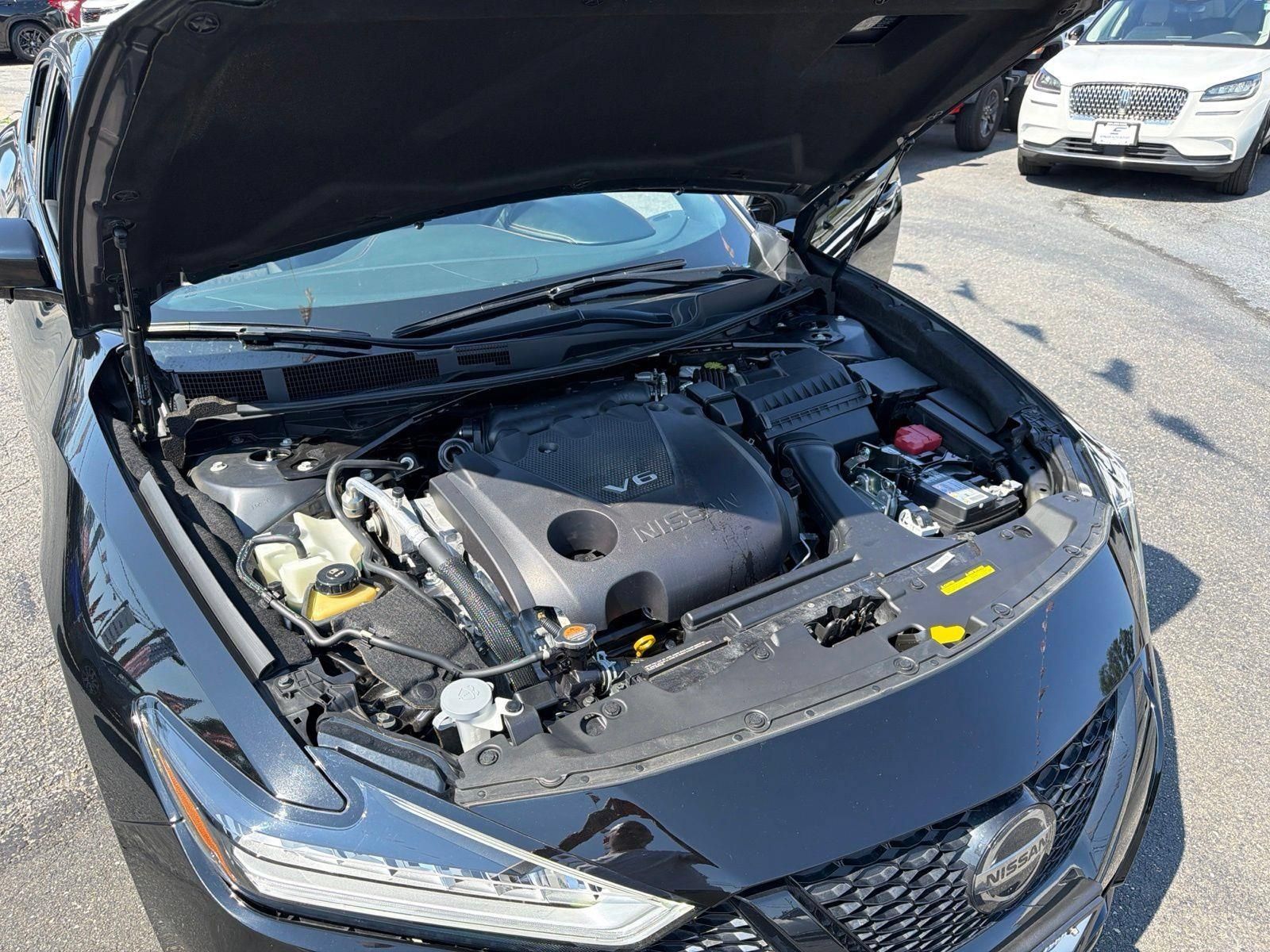 Used 2021 Nissan Maxima SR w/ Sport Mat Group FWD image 13