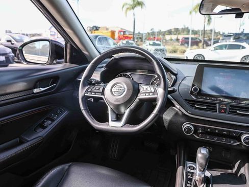 Used 2020 Nissan Altima 2.5 SR w/ Premium Package image 5