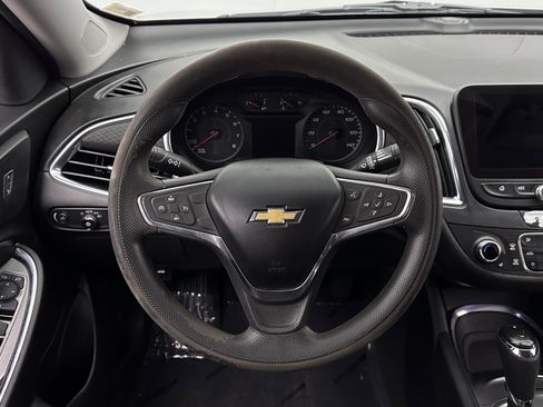 Used 2020 Chevrolet Malibu LT FWD image 25