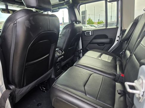 Used 2023 Jeep Wrangler Unlimited Sahara w/ Cold Weather Group AWD/4WD image 11