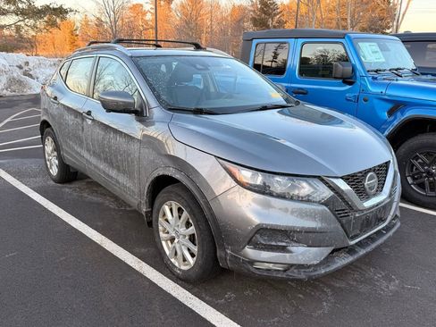 Used 2020 Nissan Rogue Sport SV w/ Technology Package image 2